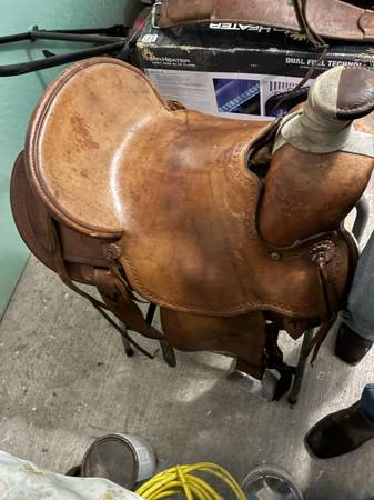 15" Roping Saddle 1