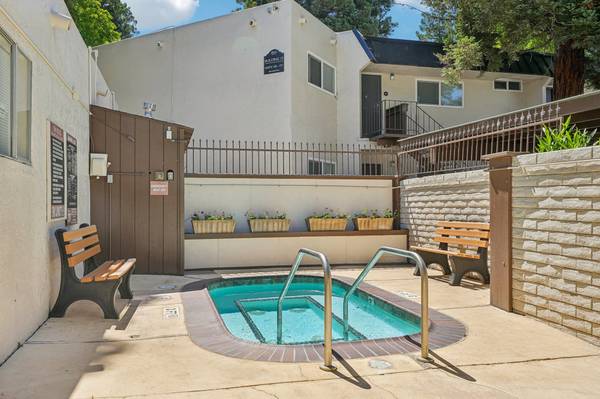 Large Closets, Picnic & BBQ Area, Microwave 1