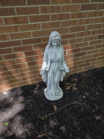 Mary statue 1