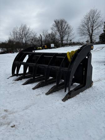 NEW 68" Heavy Duty Stacking Grapple 1