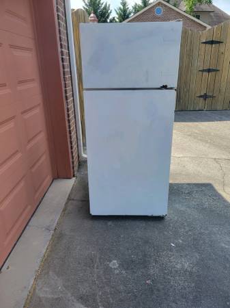 White fridge runs good 1