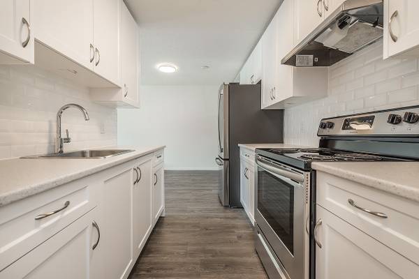 Fernwood Manor Apartments - 1 Bedroom - Available October 15th 2