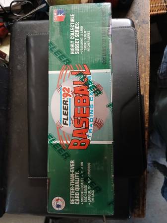 1992 FLEER Baseball Card Complete Unopened Set 1