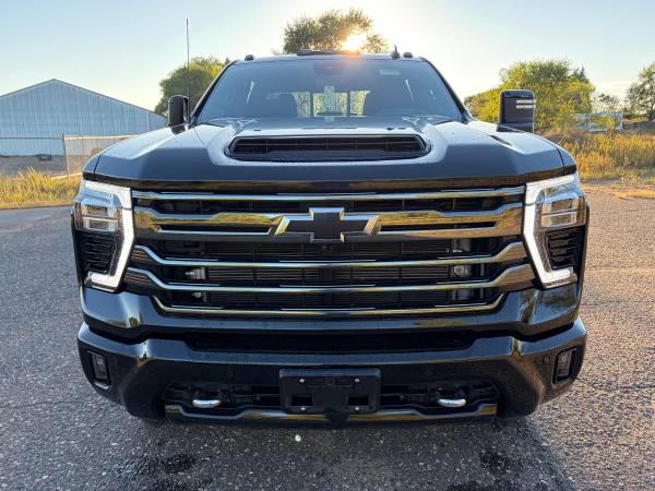 2024 Chevrolet Silverado 3500 High - Photo 2