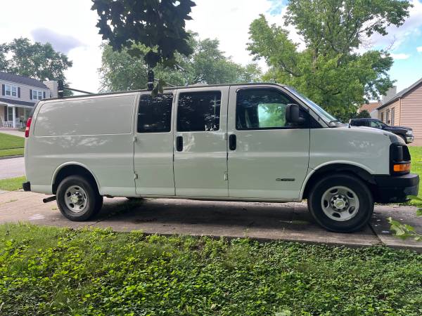 Chevy Express 3500 Camper Van - $10,000 (West Des Moines)63613562729731121