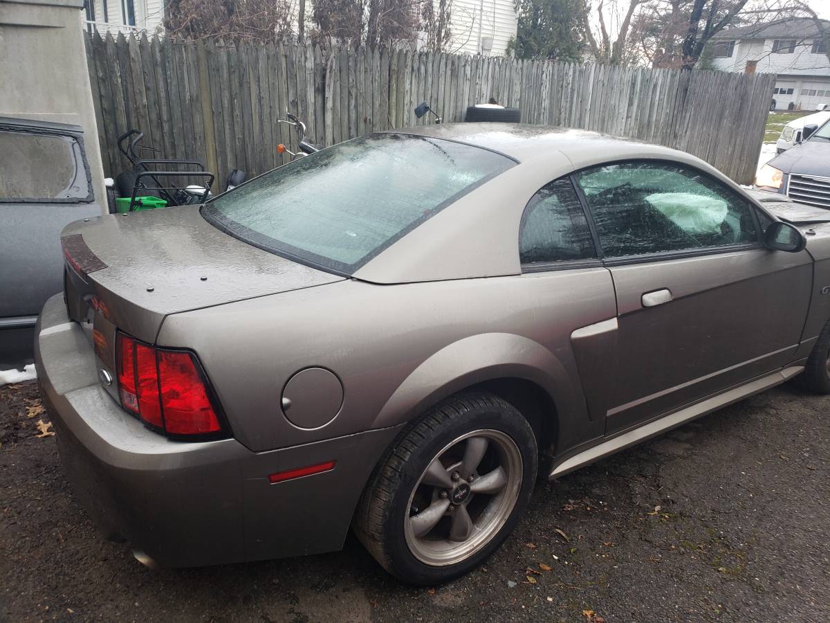 Parts 2001 Ford Mustang GT bullitt