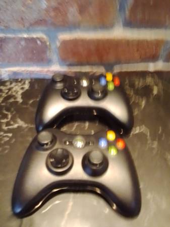 Original Xbox 360 Wireless Controllers 1