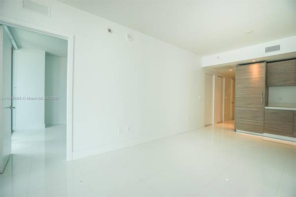 $3,600 / 1br - 649ft2 - 1 Bedroom 1 Bath SLS Brickell Great Views and Balcony (Brickell)64051003344642121