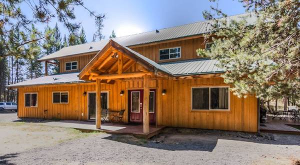 Dog-friendly 2 BR, full kitchen, boutique nightly vacation rental 1