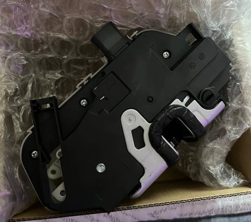 Ford Explorer, F-150 Rear Right Keyless Entry Door Lock Actuator 1