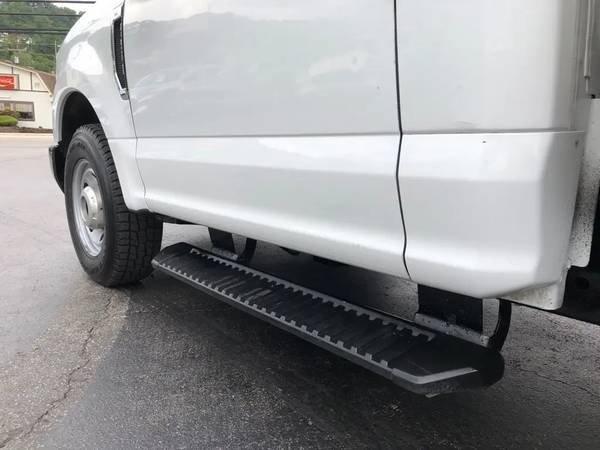2017 Ford F250 ~ 4x2 - Photo 11