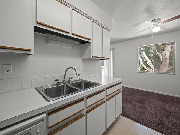 Package Receiving, Free Weights, Patio or Balcony 1