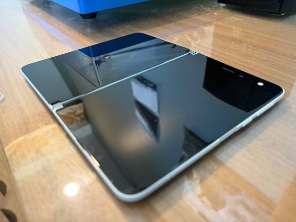 Microsoft Duo 2 1