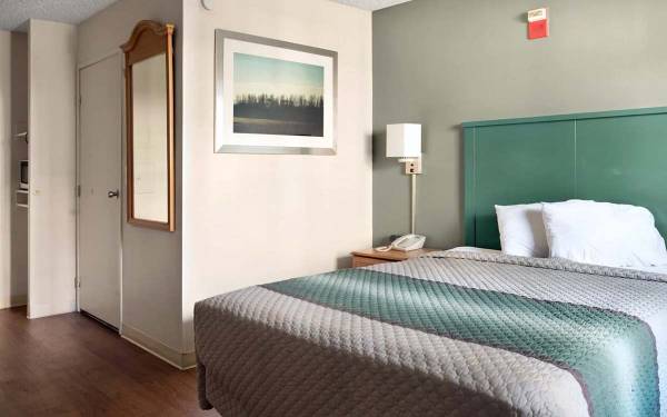 Complimentary Internet Access, Air Conditioning, Pet Friendly 1