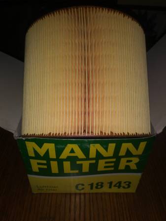 Saab 9-5 Engine Air Filter 1