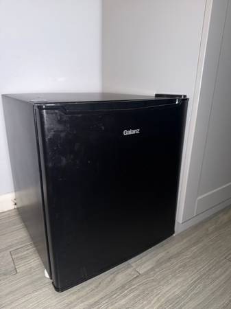 MINI FRIDGE 1