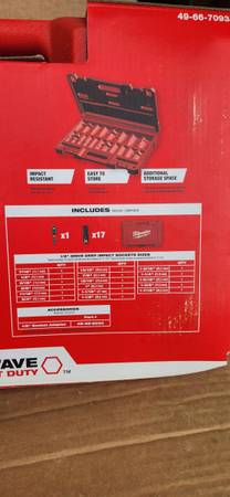 Milwaukee SHOCKWAVE 18-Piece 1/2" Drive Deep Impact Socket Set – SAE 🔴
 1