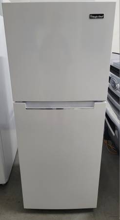 Magic Chef 10cu ft Refrigerator W/Top Freezer 1