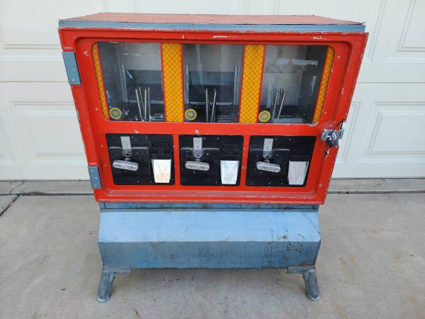 Victor Selectorama 88 Vintage Coin-Op Candy Toy Vending Machine 1
