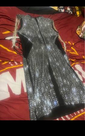 I am selling this silver and black elegant dress 1