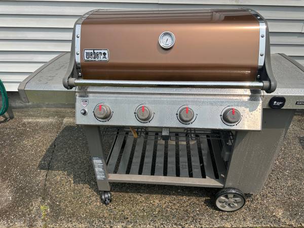 WEBBER grill model # GS4……This  grill is like new condition..save$$$ 1