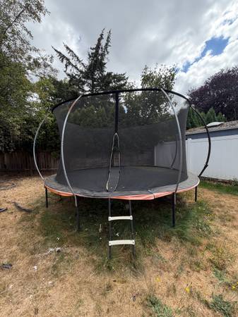 Trampoline 1