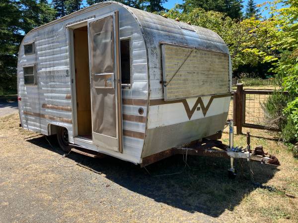 1963 Winnebago camping trailer 1