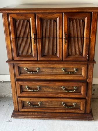 Matching Solid Wood Dresser Set Heavy Vintage Quality – $300 (Roanoke) 1