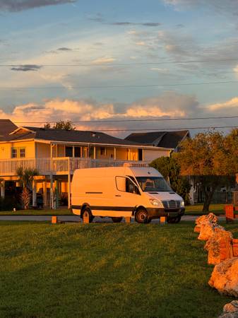 2007 Freightliner Sprinter 2500 Refrigerated Van – Thermo King – Diesel 1