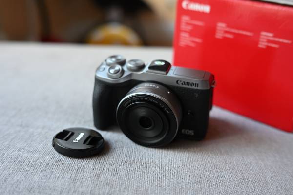 Canon EOS M6 Mark II + 22mm f/2 Lens Kit - photo/video - by owner