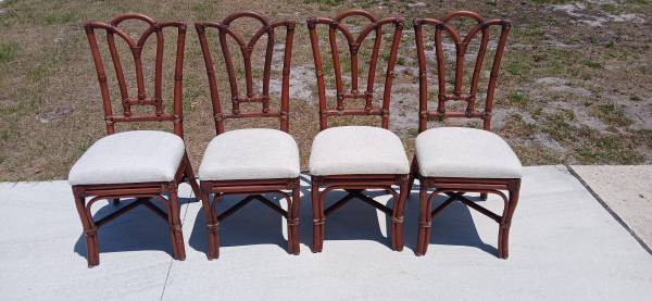 4 Rattan dining chairs 1
