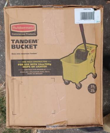 31 QT Mop Bucket NEW Rubbermaid 1