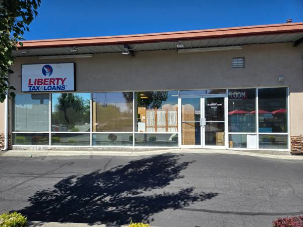 High-Visibility Flex Office / Retail Space Available August 1st 1