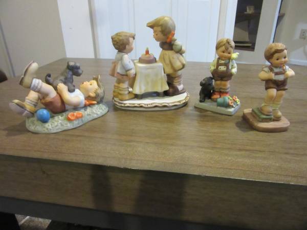 Berta Hummel - Four Figurines in Perfect Condition 1