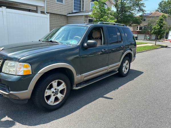 Explorer Eddie Bauer Ford 2004 - $1,800 (Staten Island)63614278167299120