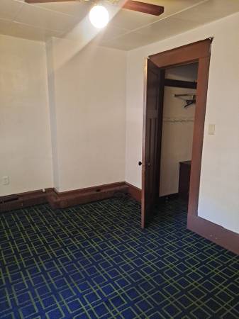 $800 Hammond Studio $800. All utilities included63899124544130121