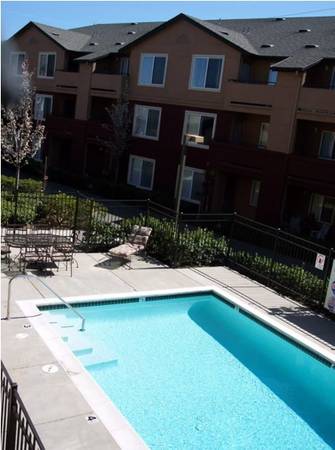 $1,650 / 1br - 604ft2 - Elevator, Dishwasher, Pool (richmond / point / annex)63657964411393124