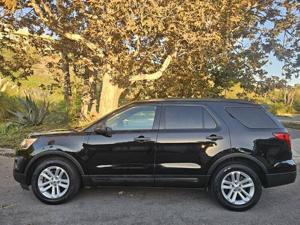 2017 Ford Explorer  1