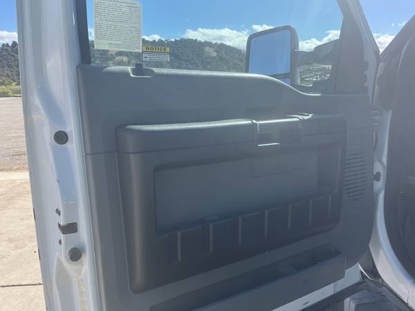 2016 Ford F350 XLT 4x4 - Photo 13