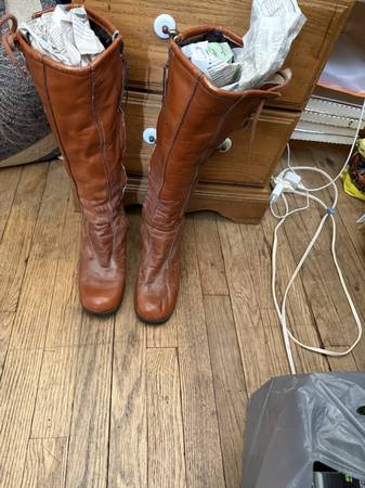 Women's over the calf boots, brown leather, almost no wear, 7M 1