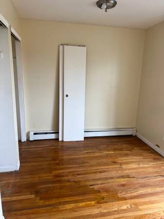 $1,950 / 1br - 380ft2 - LARGE ONE BEDROOM   APT/PAY OWN GAS/ELECTRIC (BROOKLYN)63854290424835124
