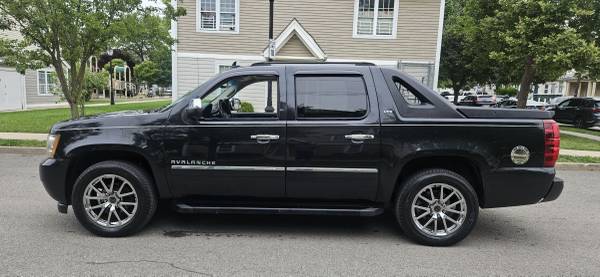 CHEVY AVALANCHE LTZ NEGRO HERMOSO, EQUIPADO 4X4 COMO NUEVO! $7999 - $7.999 (Staten Island)63469911051009121