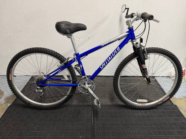 Specialized Hardrock Mountain Bike_Small Frame_Like New! 1