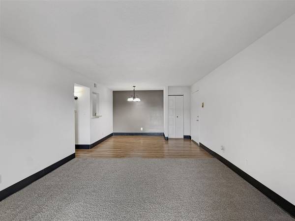 $939 / 1br - 773ft2 - 1/hab, admiten mascotas, piscina con solárium (600 Normandy Dr, Evansville, IN)63953484262019122