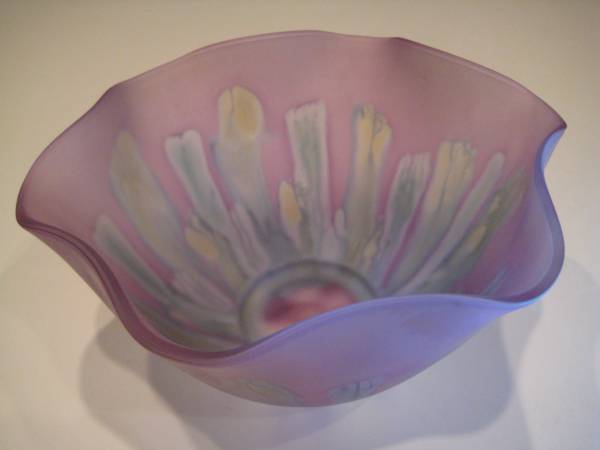 Nouveau Art Satin Glass Rueven Large Ruffled Scalloped Bowl 1