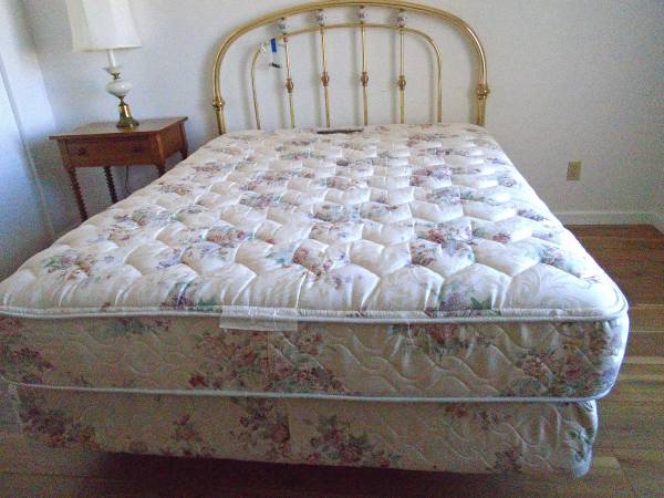 queen bed 1