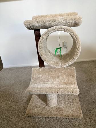Cat tower 1