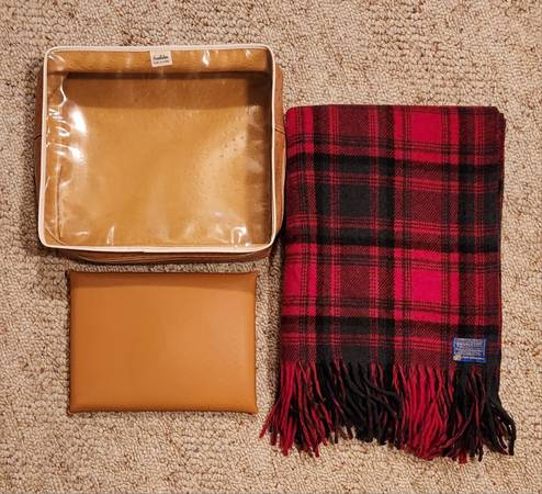 Vintage Pendleton Stadium Wool Blanket with Cushion and Carrying Case 1