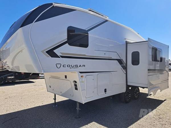 New 2026 Keystone Cougar 220watt Solar 🔥 2 ACs 🥶 Theater seating 1