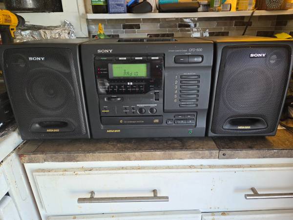 Sony 1990's Boombox  CD Changer CFD-600 1